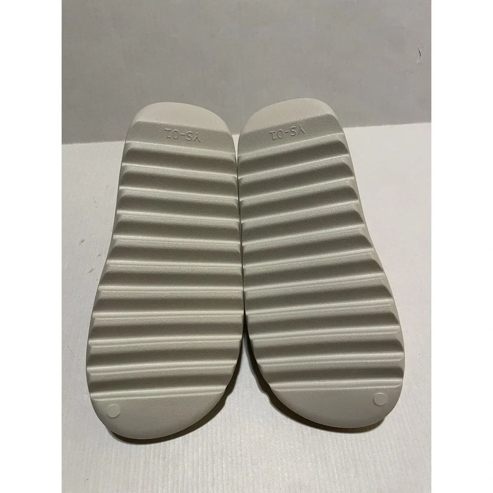 YS-01 Cream Size 10 Slides Brand New W/ Dust Bag